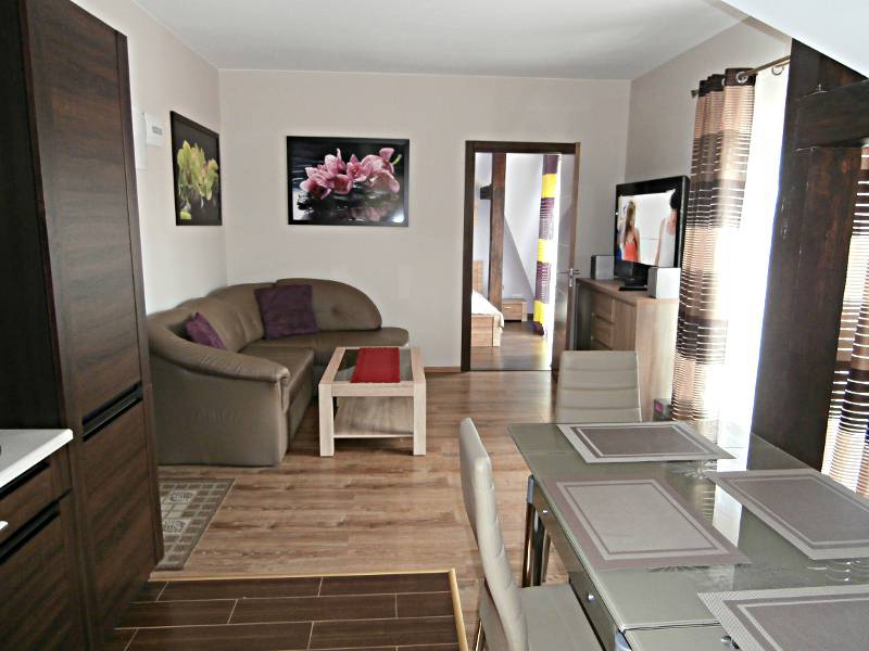Apartament E17 z balkonem